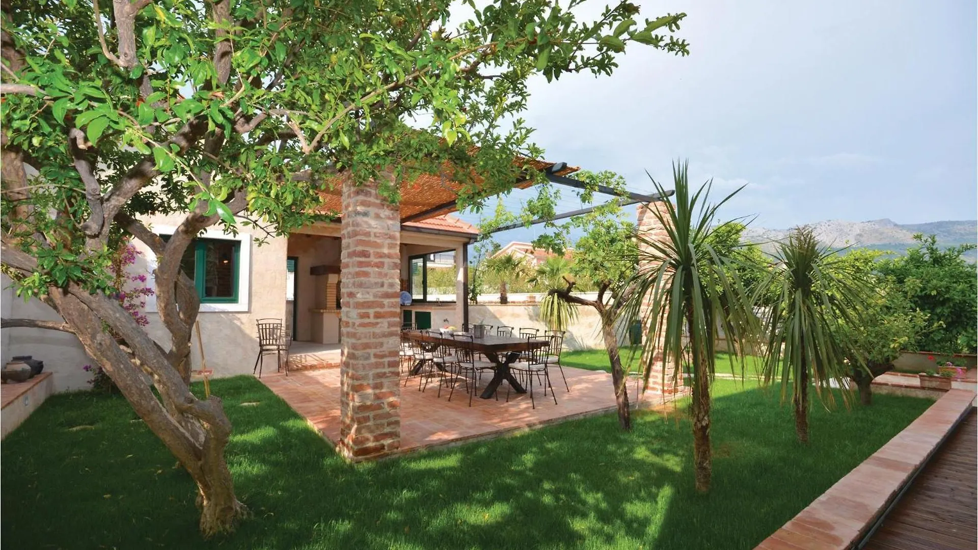 Holiday home Lovely Home In Split With House Sea View