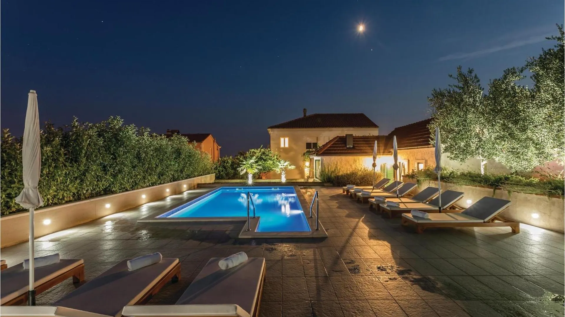 Lovely Home In Split With House Sea View contacts